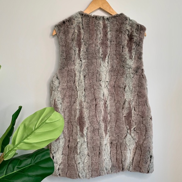 Dylan Faux Fur Vest - Picture 9 of 14